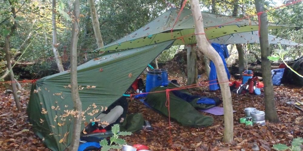 1 Ra Camp Bivi Site Bushcraft Pb050120