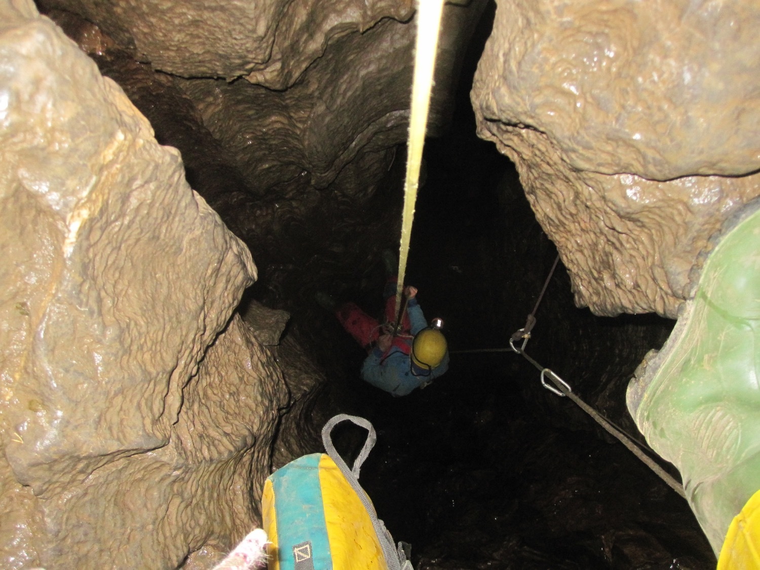 RA-Cave-Skills_Abseiling.JPG#asset:10759
